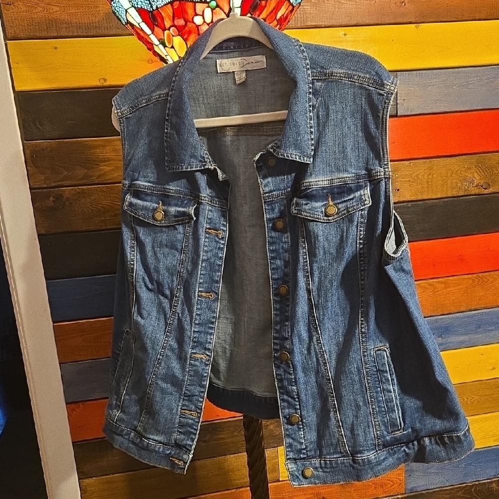 Women's Denim Sleeveless Vest 💙